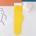 Gelbe Samt Slouch Socken fuer Damen, duenne Fruehling Sommer Wadenstruempfe Seide. - Größe 35-42 / Gold