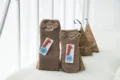 Verdickte Korallenfleece Cartoon bestickte Bodensocken mit Geschenkschachtel Set braun. - Erwachsene / Ohne Box / Momo-Affe
