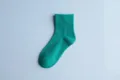 Calzini a tubo medio in cotone verde tinta unita da donna, variante casual per uso quotidiano. - Taglia unica / Verde