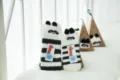 Japanische Korallenfleece-Bodensocken mit süßer 3D-Cartoon-Tierstickerei und Geschenkkarton - Erwachsene / Ohne Box / Waschbär
