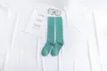 Einfarbige grüne Baumwoll-Wadensocken, stilvolle Bonbonfarbe hohe Socken für Damen und Mädchen. - Einheitsgröße / Grün