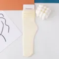 Bequeme Damen Samt Stulpensocken Mittelschlauch weich atmungsaktiv Alltag Freizeit Hosiery. - Größe 35-42 / Milchweiß