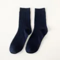 Heren Effen Donkerblauw Geribbelde Katoenen Crew Sokken, Comfortabele Casual Kousen. - Eén maat / Marineblauw