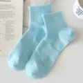 Hellblaue atmungsaktive Netz-Kurzsocken für Damen, Frühlings- und Sommer-Freizeit-Baumwollsocken. - Einheitsgröße / Hellblau