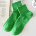 Grüne sportliche Netz-Baumwollsocken, kurze Röhre Freizeitkleidung, atmungsaktive Variante. - Einheitsgröße / Obstgrün