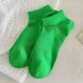 Damen Sommer Baumwolle Mesh Kurzsocken atmungsaktiv Bonbonfarben minimalistisch Sneaker Socken - Einheitsgröße / Obstgrün