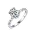 Superbe bague en argent avec moissanite ovale et pierres pavées, bijou élégant quotidien. - Bague Moissanite Ovale (R12862)