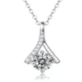 Vista dettagliata della collana con ciondolo in argento s925 e diamante coltivato fine. - P11568-Collana in moissanite da 1 carato / Argento