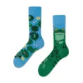 Mismatched green and blue frog pattern cotton jacquard mid-calf socks for men and women - One Size / Lotus Pond Frog