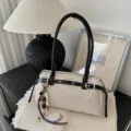 Sac à épaule vintage en toile pour femme, sac cabas sous les bras chic avec lanière et perles. - Avec Pendentif / Noir