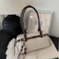 Sac à bandoulière rétro beige et marron en toile, sac aisselle élégant en cuir PU pour femme - Avec Pendentif / Marron