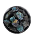 Pietre di labradorite grezza naturale con riflessi blu brillanti in un vassoio scuro - Labradorite con Forte Riflesso Blu / Misura 1,5-3 cm (100g)