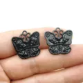 Nahaufnahme schwarzer Totenkopf Schmetterling Metall Anhänger Charms, retro DIY Schmuck Accessoires. - Schwarzer Emaille-Stil (2)