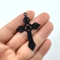 Retro schwarzer Metall Kreuz Anhänger Zubehör mit filigranem Vintage Rattan Muster Design. - Retro Schwarz Silber Kreuz (4)