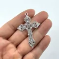 Antiker silberner Kreuz Anhänger fuer Halskette Pulloverkette Schmuckherstellung Basteln. - Rebenmuster Kreuz (5)