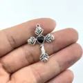 Vintage dunkler Stil Dornen Rose Kreuz Anhänger Halskette Zubehör für DIY Schmuck. - Dornen Rose Kreuz Anhänger / Antiksilber-Schwarzes Herz