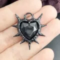 Goth Punk dorniges Herz Anhänger, schwarzer Kristall Stein Halskette Detail für subkulturellen Look. - Schwarzer Sockel Schwarzer Strass (4)