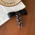 Elastico per capelli fiocco raso nero con cavo telefonico e perle metalliche stile coreano. - Elastico Fiocco Nero Perla Filo di Telefono