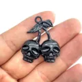 Gotischer Totenkopf Kirsche Anhänger Metall Accessoire, Vintage schwarze Legierung Halskette. - Schwarz Gothisch Totenkopf Kirsche (4)