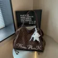 Dark brown Korean style polka dot tote bag with star pendant, large capacity casual shoulder bag. - With Pendant / Coffee