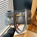 Sac à épaule rétro pour femme, élégant et polyvalent, nouveau style d'automne chic. - Gris