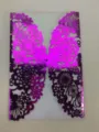 Elegante sobre de invitación de mariposa cortado con láser en color magenta con acabado perlado. - Púrpura Brillante
