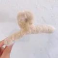 Plush hair claw clip for women, fuzzy faux shearling hairpin, cute winter hair accessory, khaki - 13cm / Beige
