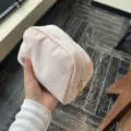 Ροζ τσάντα καλλυντικών με χαριτωμένο κέντημα φιόγκου, φορητή θήκη μακιγιάζ για ταξίδια. - 15x10x5cm / Ανοιχτό Ροζ