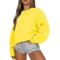 Sudadera casual de cuello redondo en amarillo brillante para mujer con shorts vaqueros grises. - S / Sudadera de cuello redondo amarilla