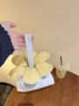 Λουλουδένια τσάντα κάδος με πουά χερούλι, υφασμάτινη τσάντα χειρός για άνοιξη και καλοκαίρι - Τσάντες με κίτρινα και μπλε πουά και λουλούδια