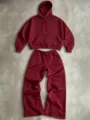 Dunkelroter Oversized Hoodie und weite Jogginghose Set, lässiger Streetwear Detailblick. - S / Oberteil und Hose / Weinrot Set