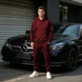 Men's fleece hoodie and sweatpants tracksuit in burgundy, cozy casual activewear two-piece set. - Burgundy