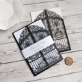 Elegante invitación de boda negra cortada con láser con inserto blanco y faja de nombres - Set de Invitación (Con Impresión de Página Interior y Banda) / Negro Perlado