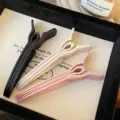 Hair root volume clip duckbill fringe styling tool detail shot showing multi-color set. - Long Bangs Clip / 3 Pieces Pack / Black Beige Pink Set