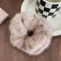 Pluche nep nertsen bont haarelastiek zachte winter elastische haarband voor dagelijks - Lichtkoffie