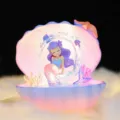 Luz nocturna de concha de sirena bonita, lámpara de mesa LED de ensueño para dormitorio y regalo - Estilo Sentado / Lámpara de Estrellas
