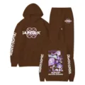 Modischer Kpop Demon Hunters brauner Kapuzenpullover mit Freizeithose Unisex Trainingsanzug. - Kaffeebraun