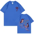 Lässiges blaues Baumwoll-Kurzarmshirt mit ästhetischem Schmetterlings- und Palmen-Print. - S / Oberteile / Saphirblau