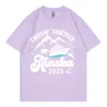 Cruisin Together Alaska 2025 Kurzarm T-Shirt, lässiges Sommer Mode Oberteil für Damen und Herren. - S / Oberteile / Lavendel