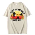 T-shirt à manches courtes en coton classique avec imprimé vintage du Golfe du Mexique. - S / Hauts / Beige