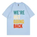 Lichtblauw t-shirt met korte mouwen en ronde hals met een vintage slogan grafische print op de voorkant. - Lichtblauw 317