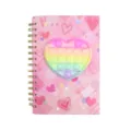 A5 Spiralnotizbuch mit regenbogenfarbenem Silikon-Push-Bubble-Herzcover zum Stressabbau. - 80 Seiten / Herz