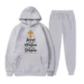 Tuta con cappuccio grigia felpata con stampa cristiana e cordino di regolazione. - Taglia S / Top E Pantaloni / Grigio