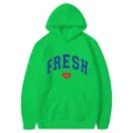 Grüner Hoodie mit FRESH Buchstaben-Print und rotem Herz, lässiger Streetwear-Stil. - S / Oberteil Und Unterteil / Obstgrün