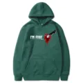 Sweat à capuche vert foncé avec graphique de couteau et poche, haut streetwear manches longues. - S / Hauts / Vert Foncé