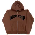 Moderna sudadera con capucha y cremallera marrón para hombre con letras y estrellas. - S / Tops / Marrón