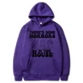 Sweat à capuche violet à manches longues avec motif graphique d'Halloween et poche kangourou. - S / Hauts / Violet (312)