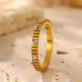 18k verguld roestvrij staal tandwiel pave ring, minimalistische fijne stapelring dames. - Maat 7 / Goud