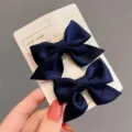 Set di mollette per capelli con fiocco blu marino fatte a mano per bambine, elegante - Un paio / Blu navy