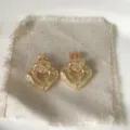 Orecchini a lobo cuore dorati minimalisti con zirconi luminosi per un look di tendenza chic. - Stile Cuore Micro-intarsiato (G2) / Oro